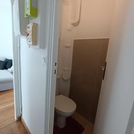 Place In Ouen 아파트